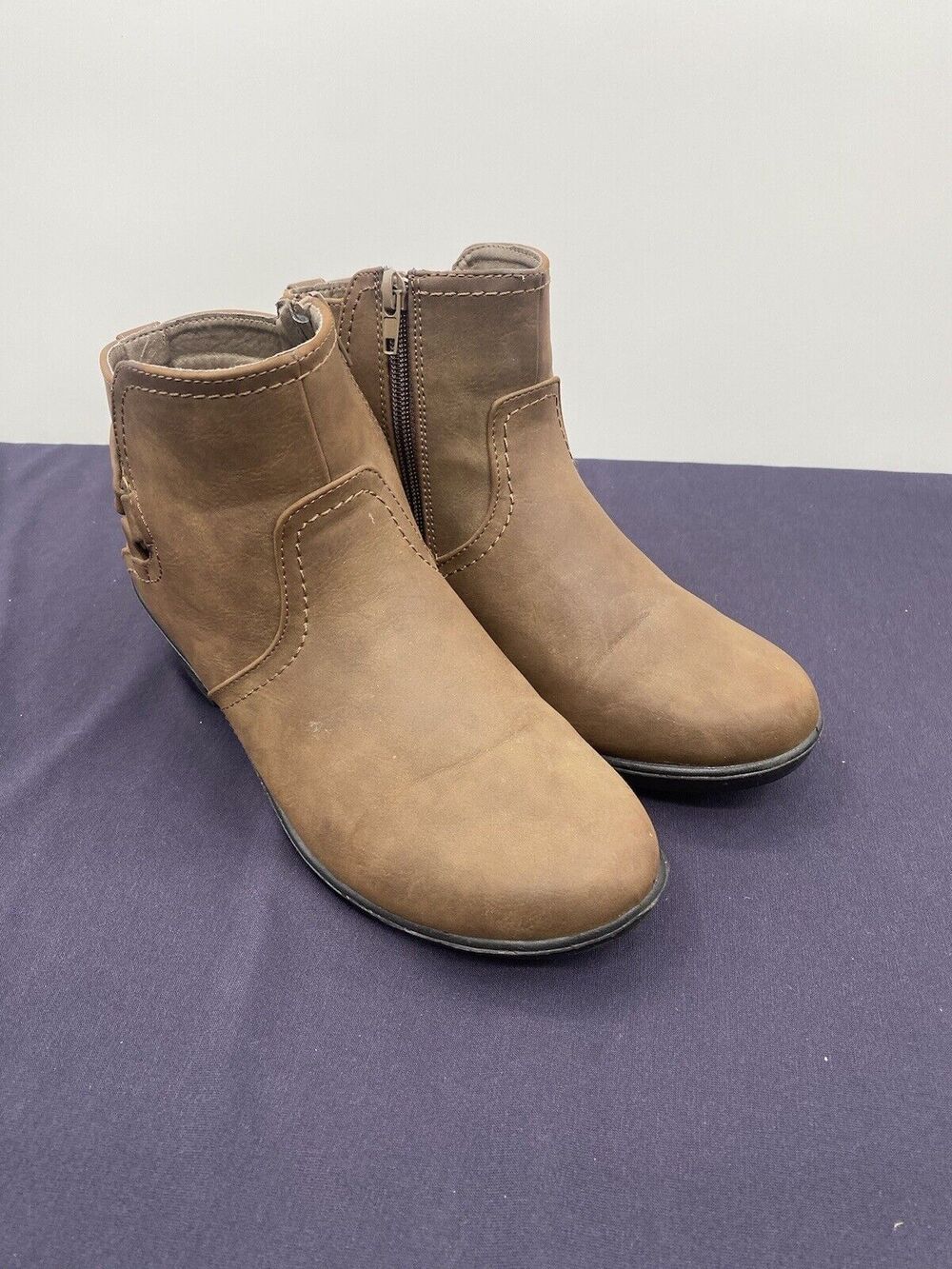 Easy Street Women’s Ankle Boots Brown Size 8M Zipper